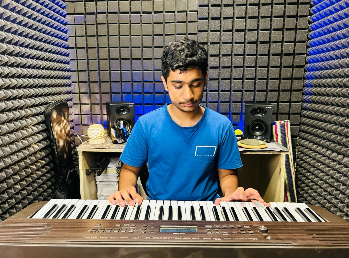 Keyboard student at DSM